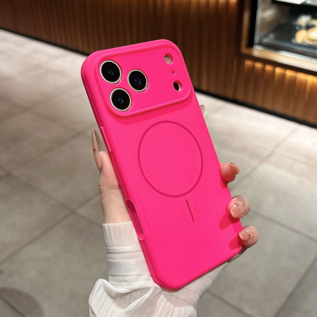 Magnetic liquid silicone case for iPhone 17, view 16