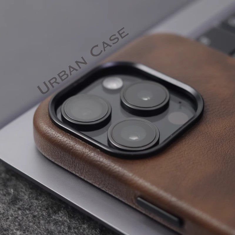 Classic leather MagSafe case for iPhone 16, view 2
